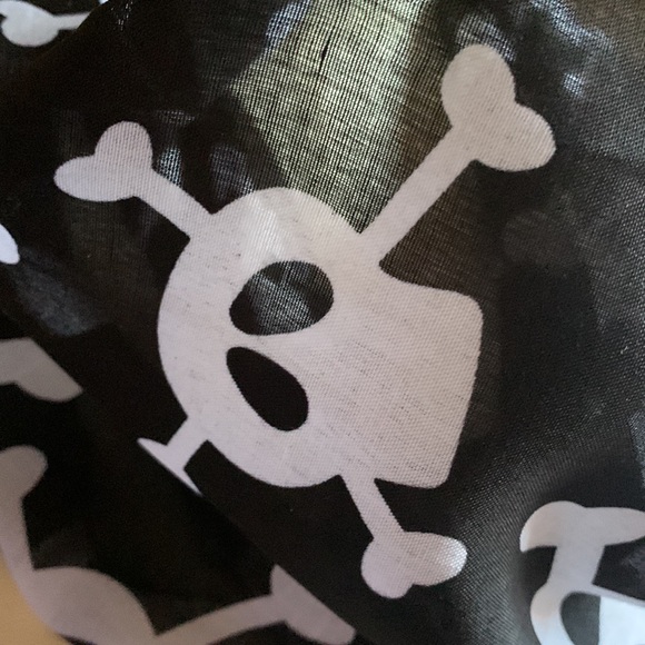 Skulls women’s skull scarf 🧣 Halloween accessories écharpe unisex nwt - Picture 5 of 16